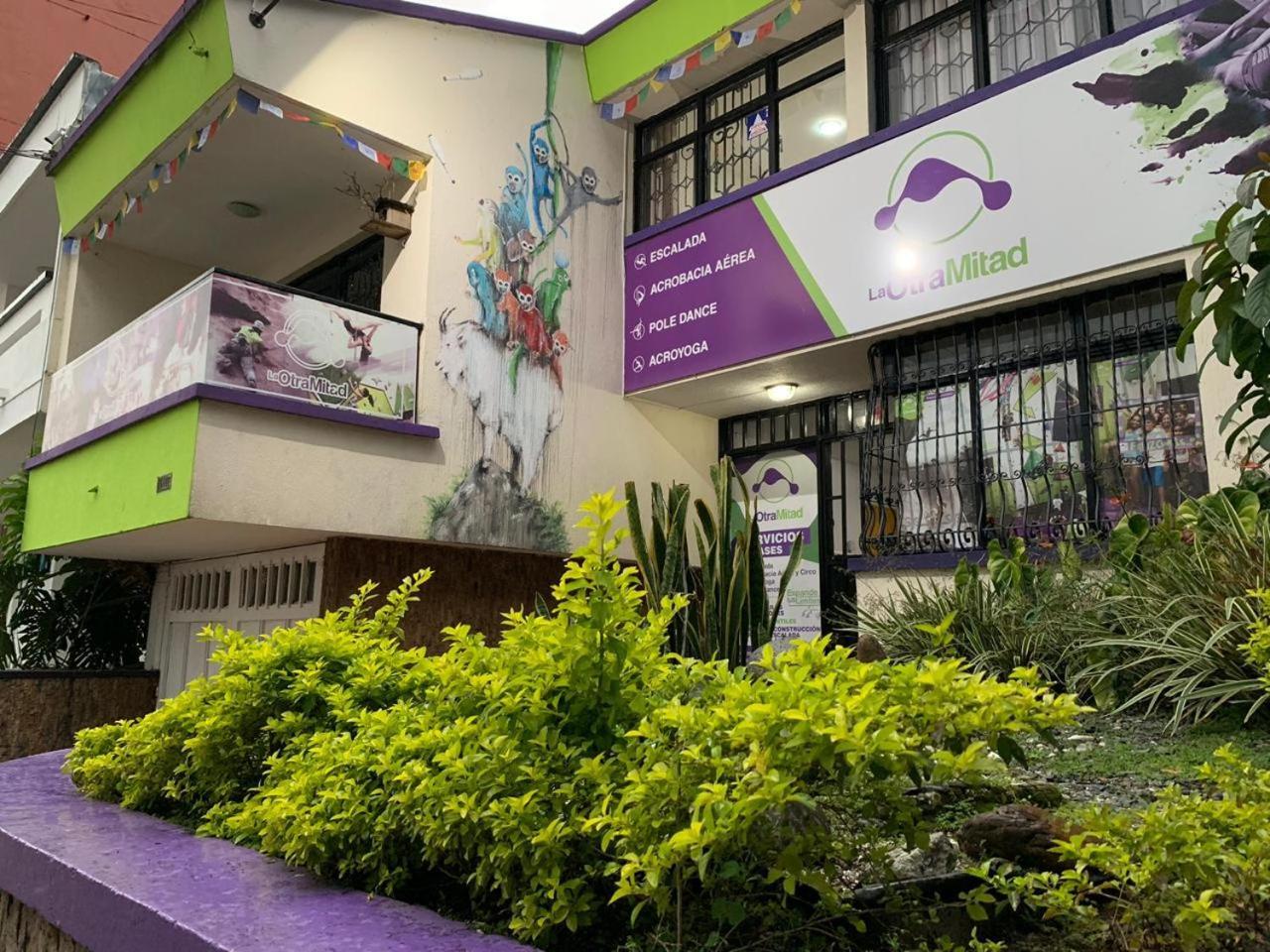 La Otra Mitad Hostel Armenia  Exterior photo